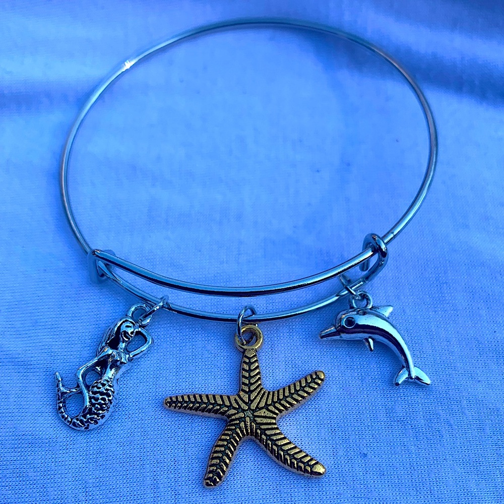 Brand New! Handmade! Adjustable Charm Bangle Bracelet!